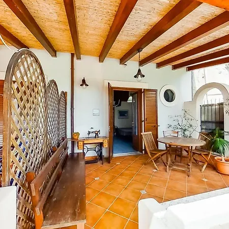 Villa Artemis Suites * ليباري