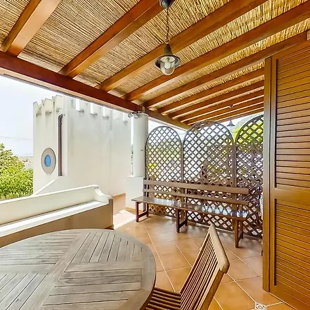 Villa Artemis Suites شقة ليباري