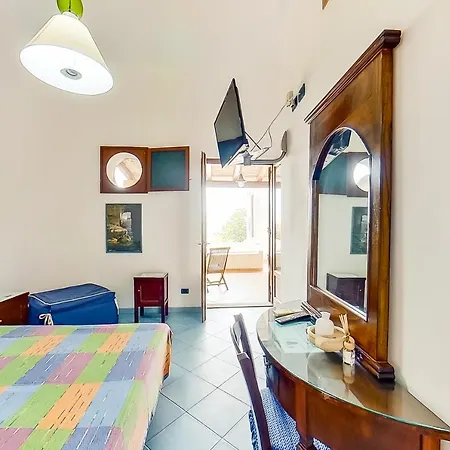 Villa Artemis Suites *